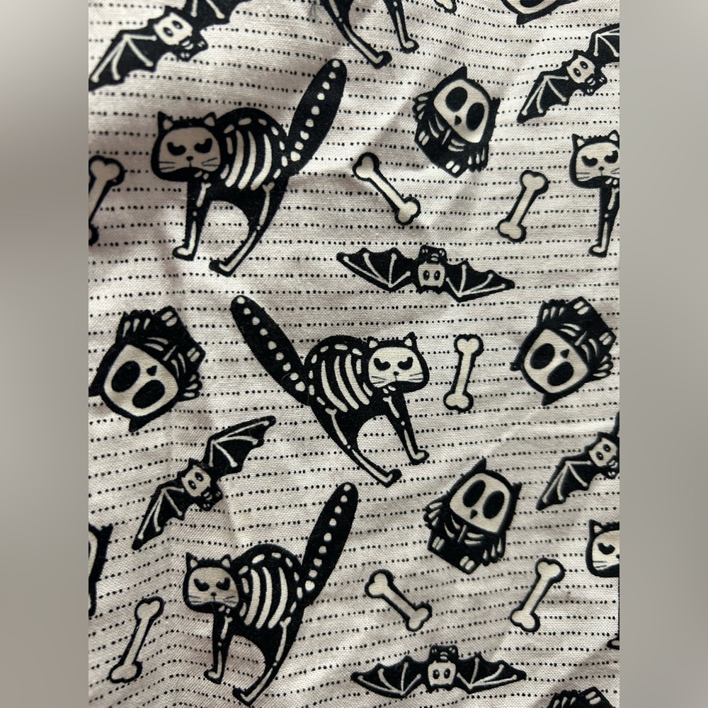 Retrolicious 2xl GLOW IN DARK Halloween blouse bones skull spooky cat rare goth - Picture 2 of 5